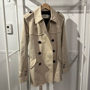 Coach women’s Trench Coat (size M)